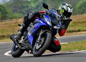 Yamaha R15v4